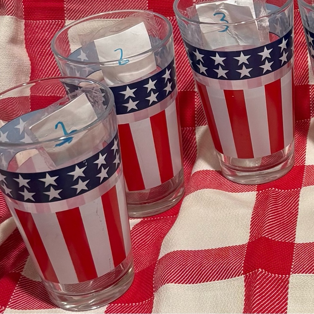 Patriotic Star and Stripe Glass Set of Libby-like Drinking Glasses - Picture 13 of 14